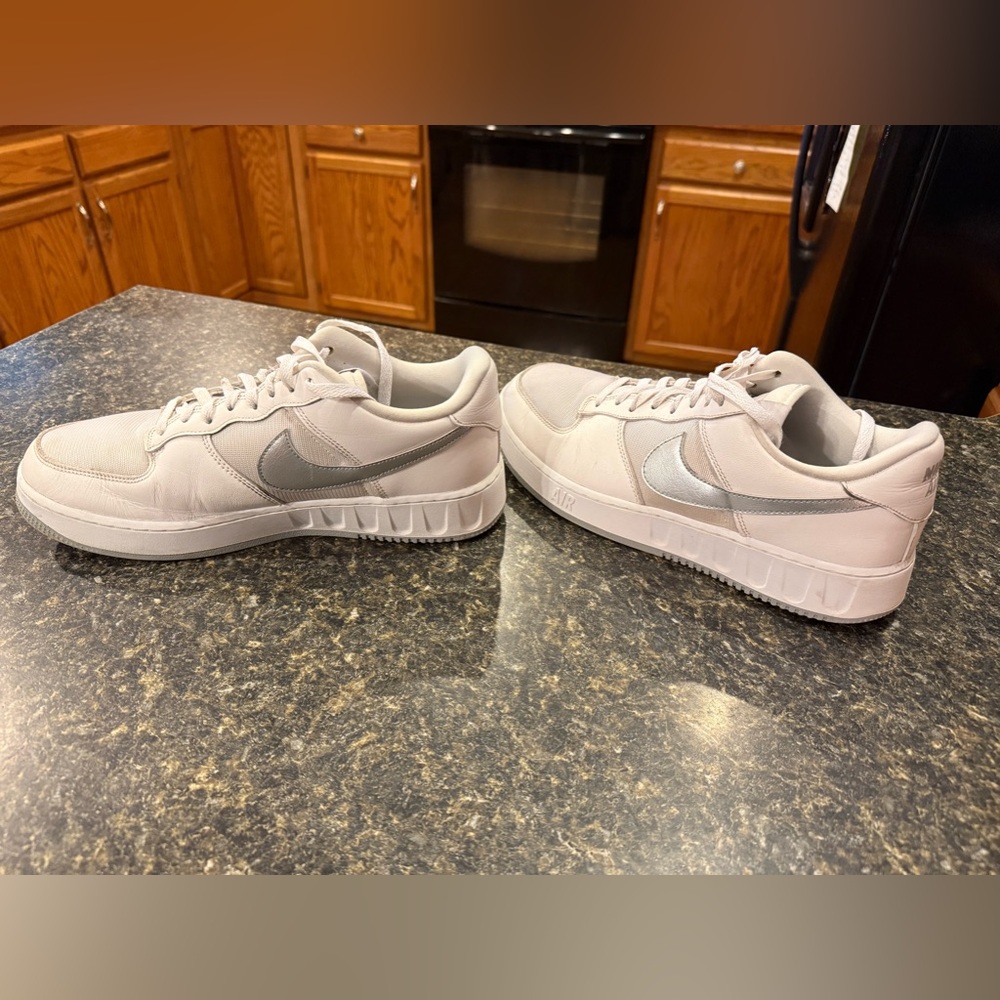 Nike Air Force Men’s 10